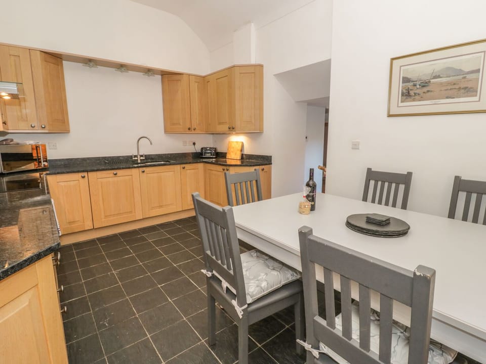 Cottage | Interior