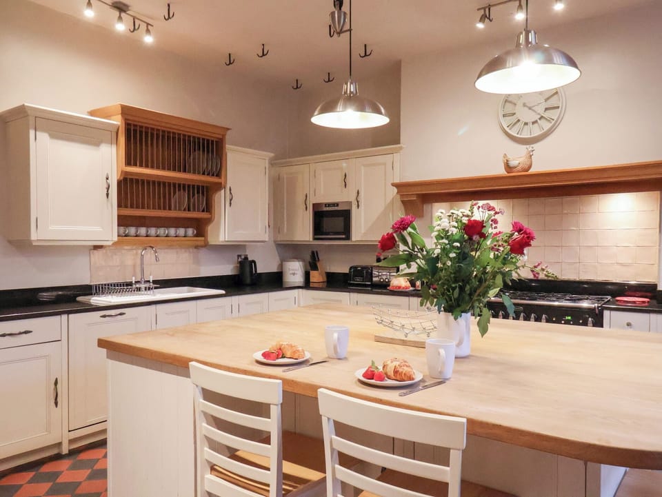 Microwave, stovetop, dishwasher, electric kettle