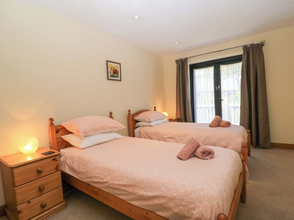 The Old Cart Shed Cottage in North Dorset District