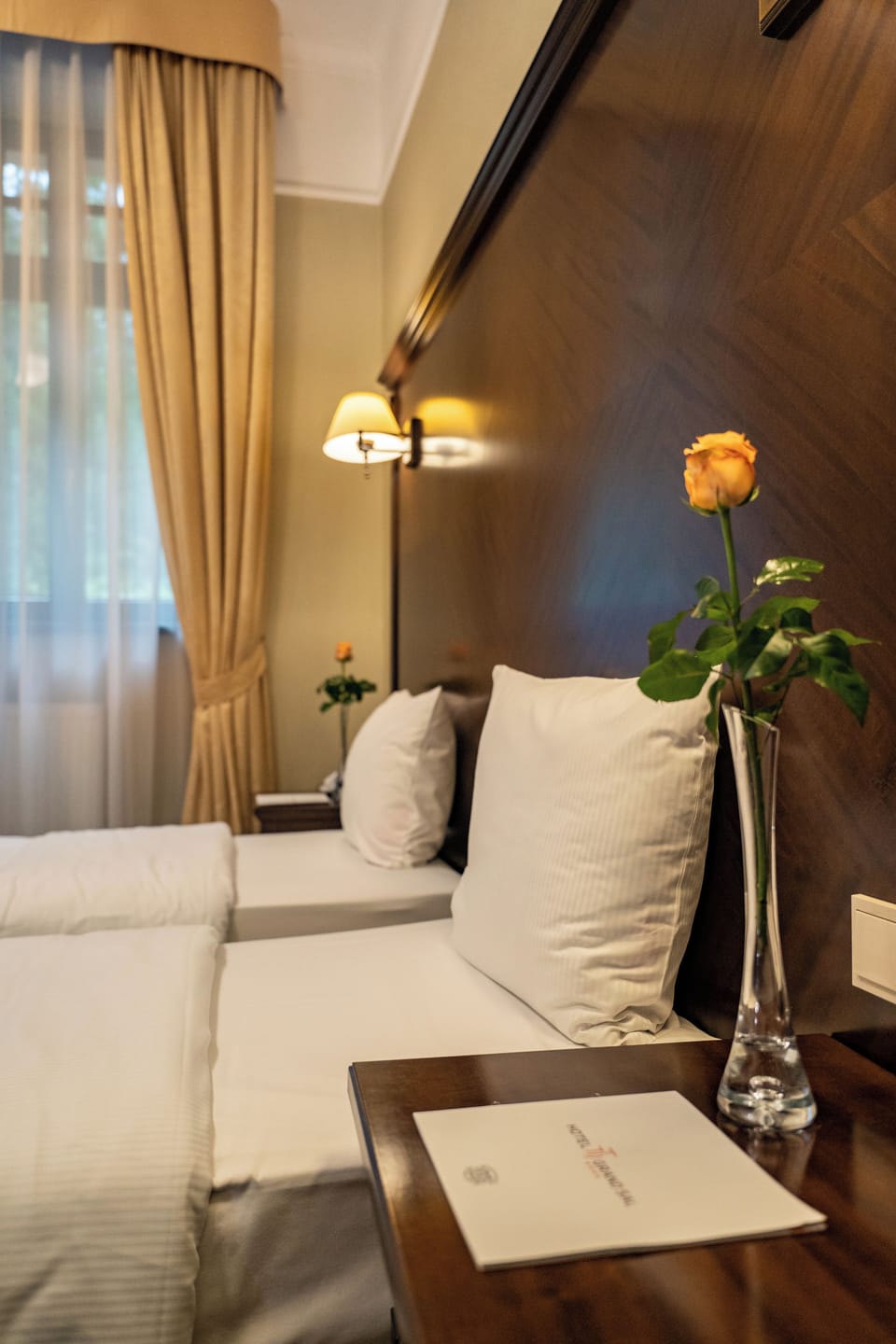 Twin Room | Minibar, in-room safe, soundproofing, free WiFi