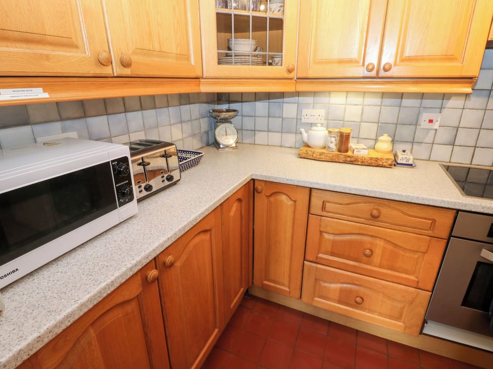 Cottage | Private kitchen | Fridge, dishwasher, highchair, cookware/dishes/utensils