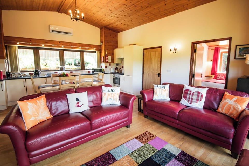Cottage | Living area | TV, DVD player