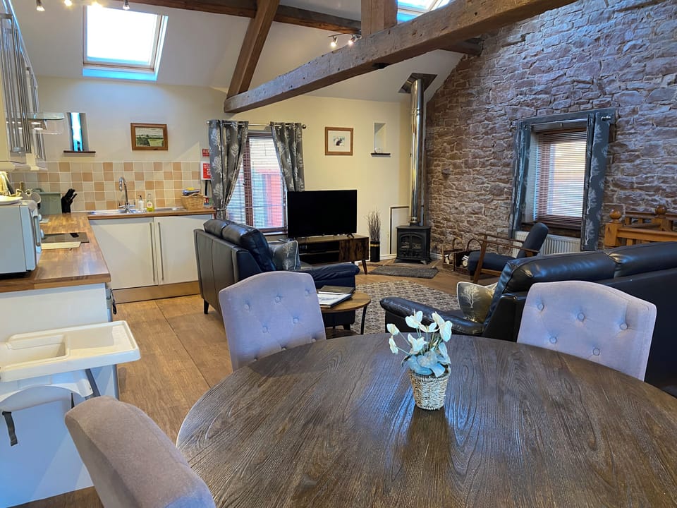 Cottage | Living area | Fireplace