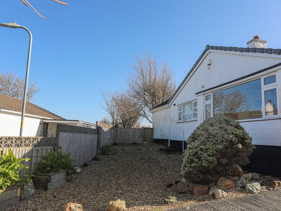 Cottage | Property grounds
