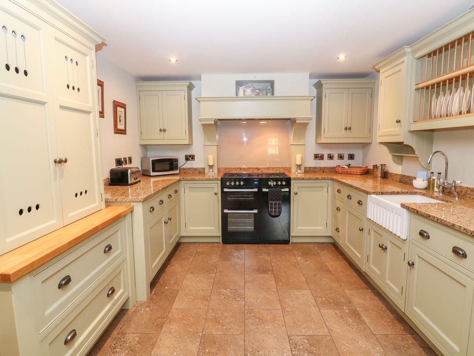 Cottage | Interior