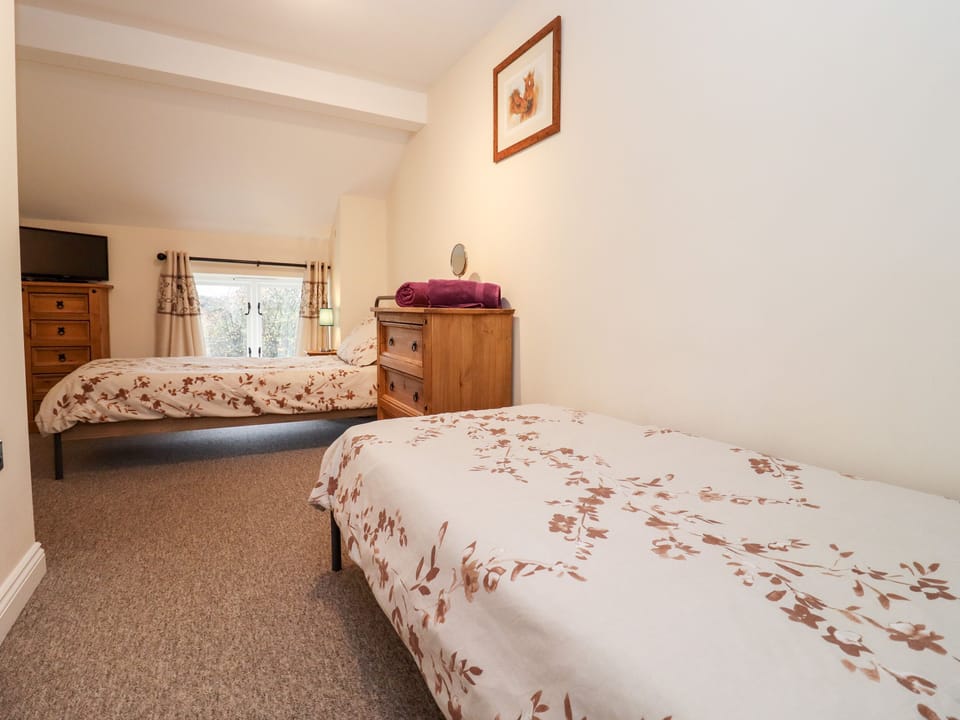 Cottage | 2 bedrooms, individually decorated, individually furnished, free WiFi