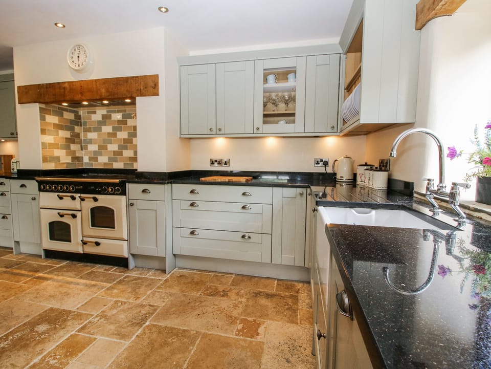 Cottage | Interior