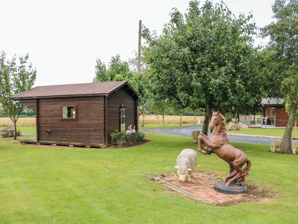 Cottage | Property grounds