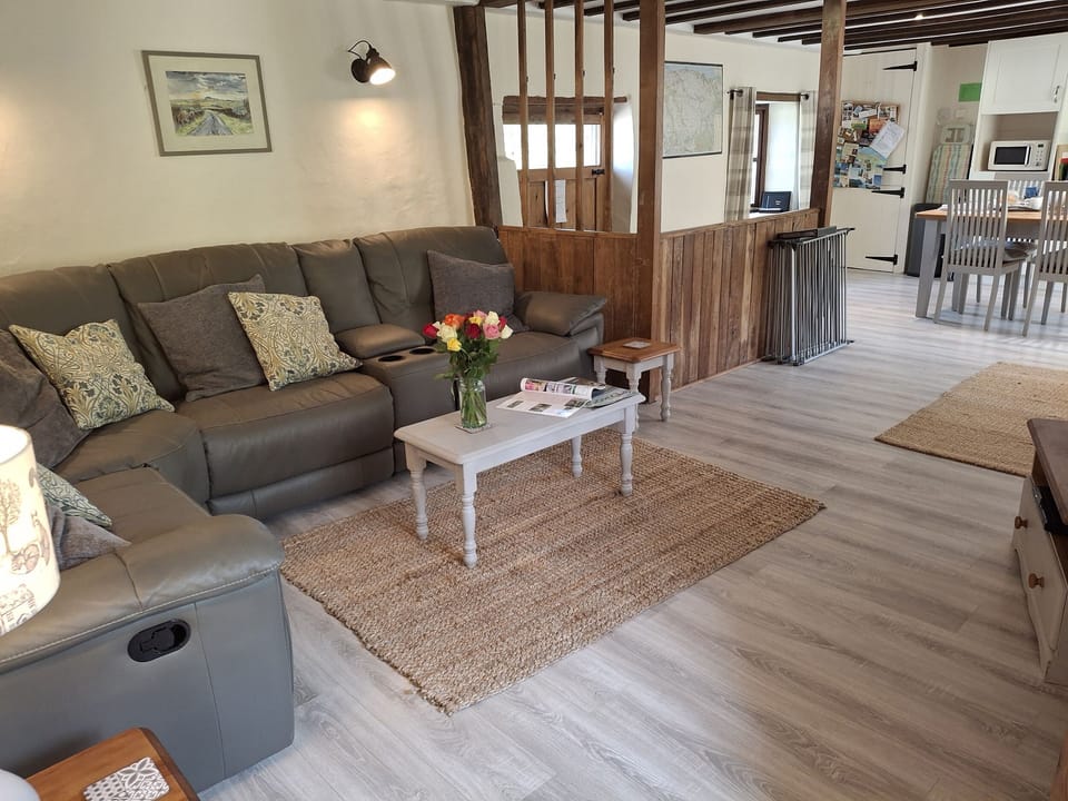 Cottage | Living area