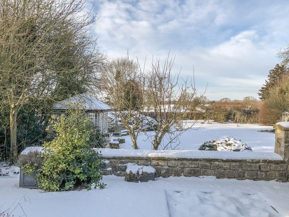 Cottage | Property grounds