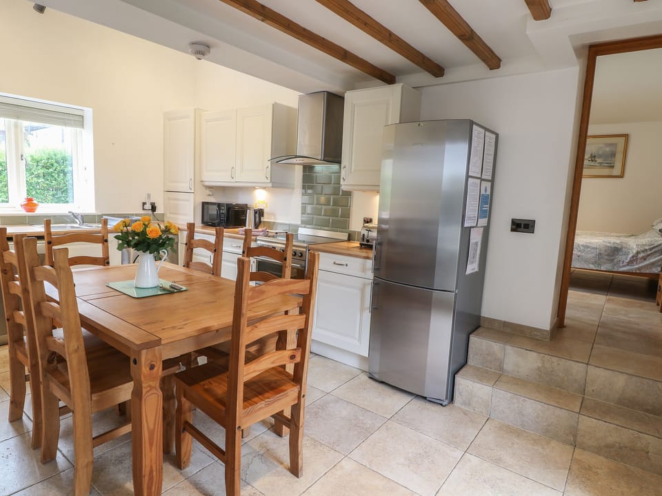 Cottage | Private kitchen | Dishwasher, electric kettle, toaster, highchair
