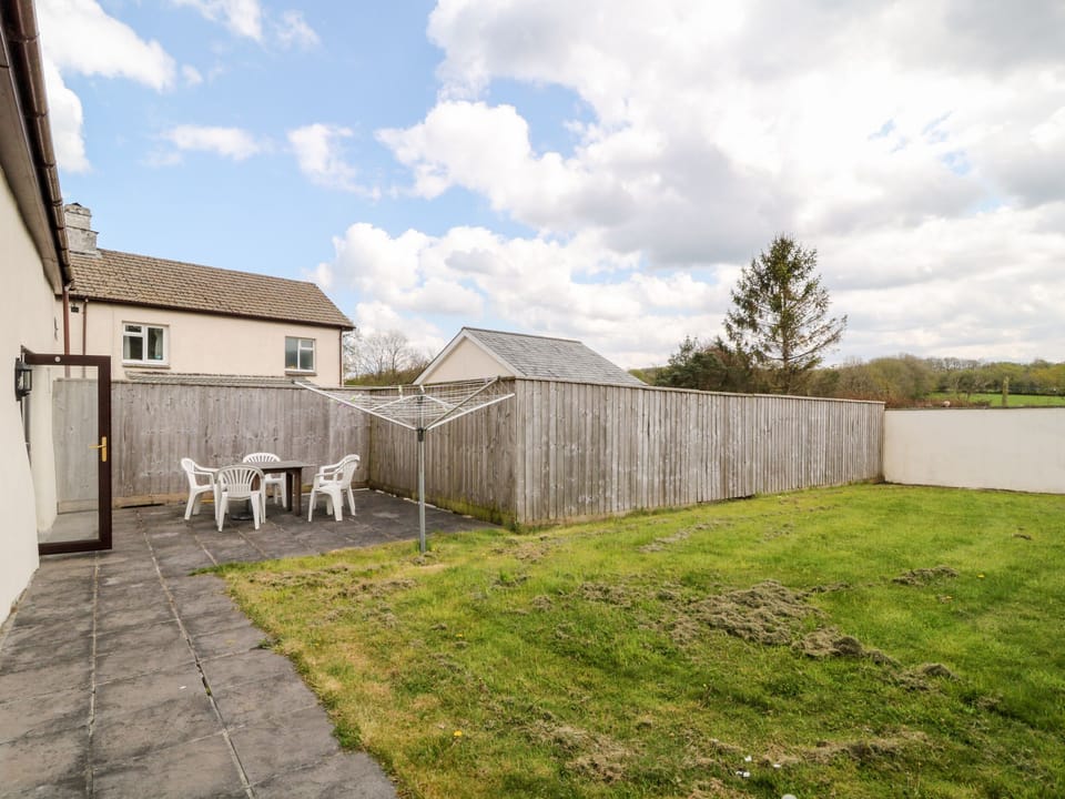 Cottage | Property grounds