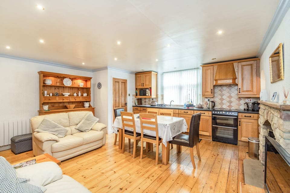 Cottage | Interior
