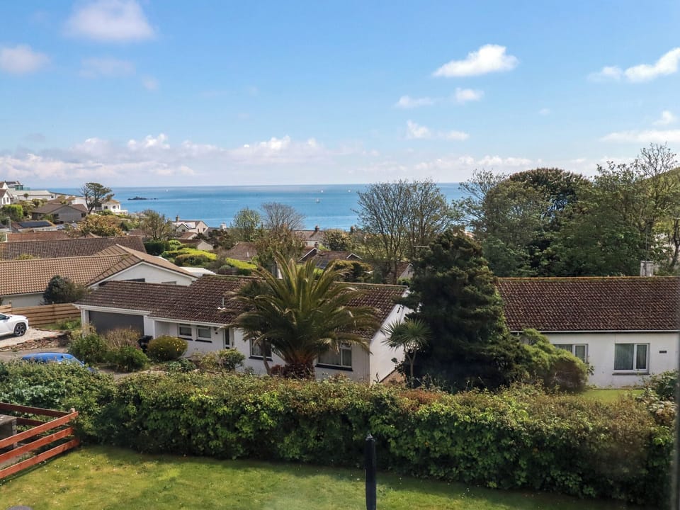 Cottage | Property grounds