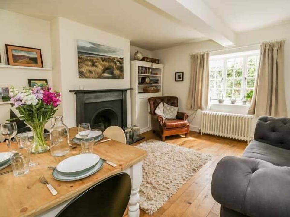 Cottage | Interior
