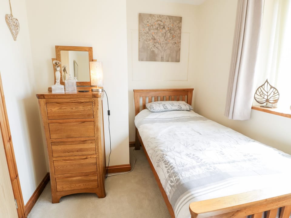 Cottage | 3 bedrooms, individually decorated, individually furnished, free WiFi