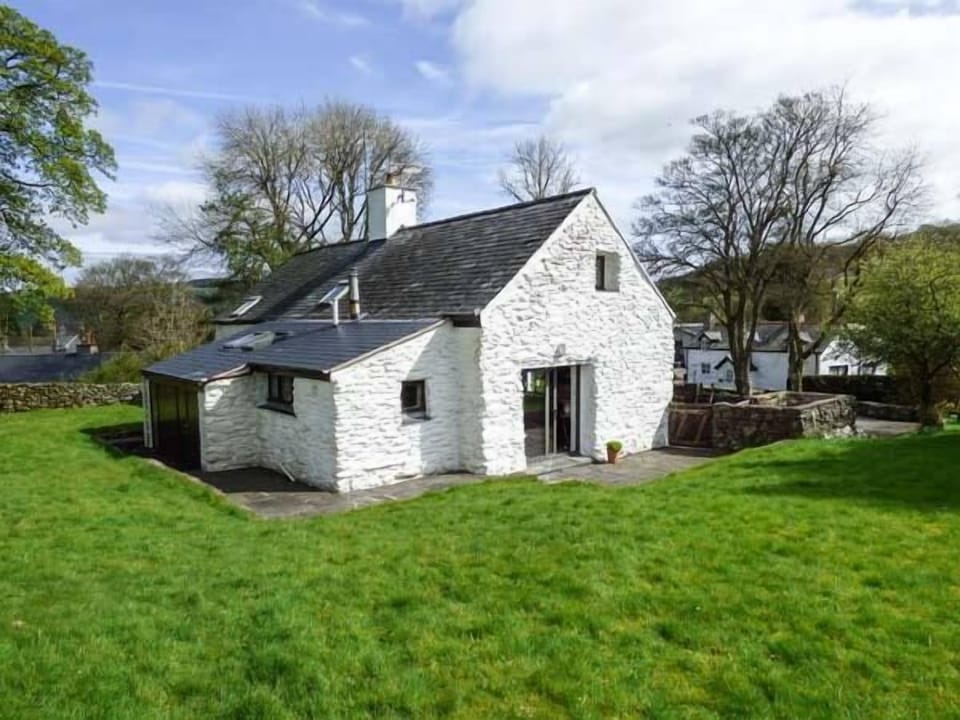 Cottage | Interior