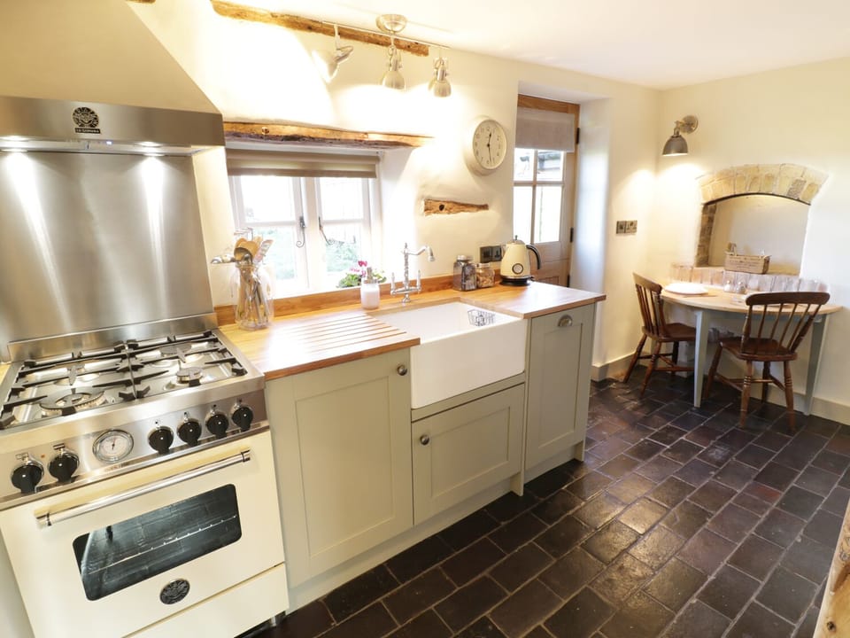 Cottage | Interior