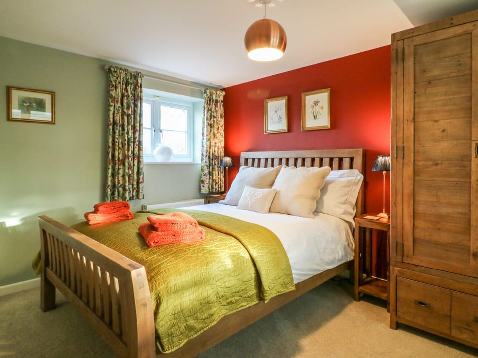 South Lodge Cottage in North Dorset District