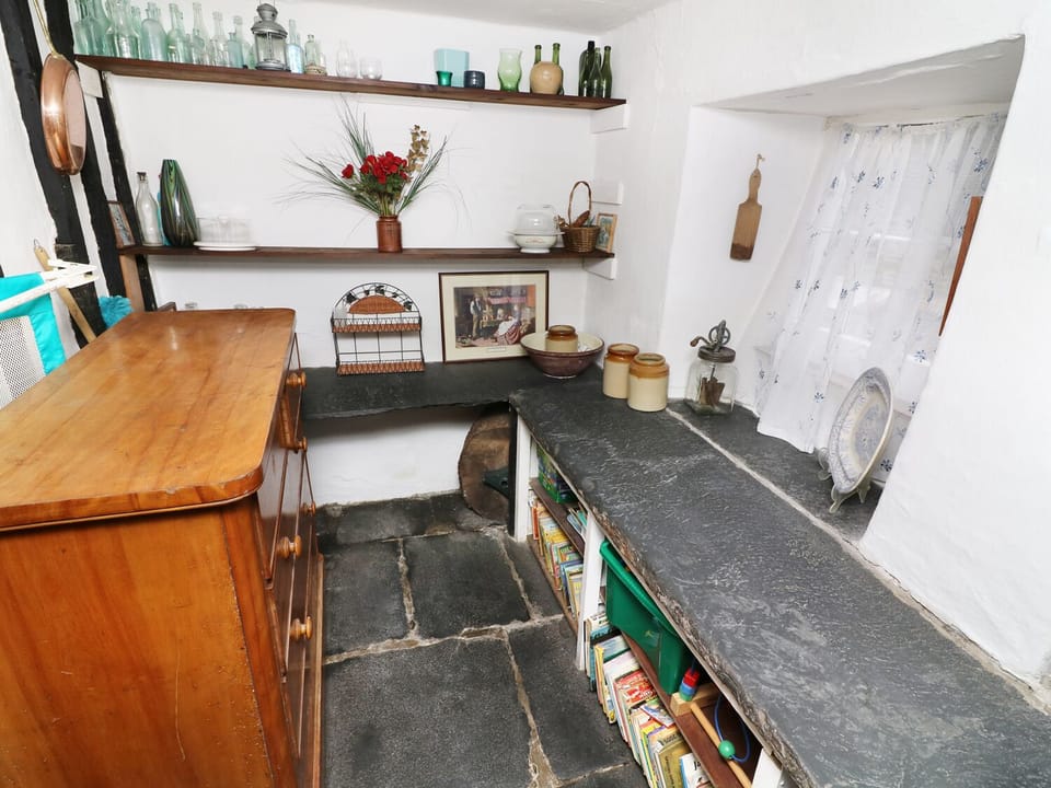 Cottage | Interior