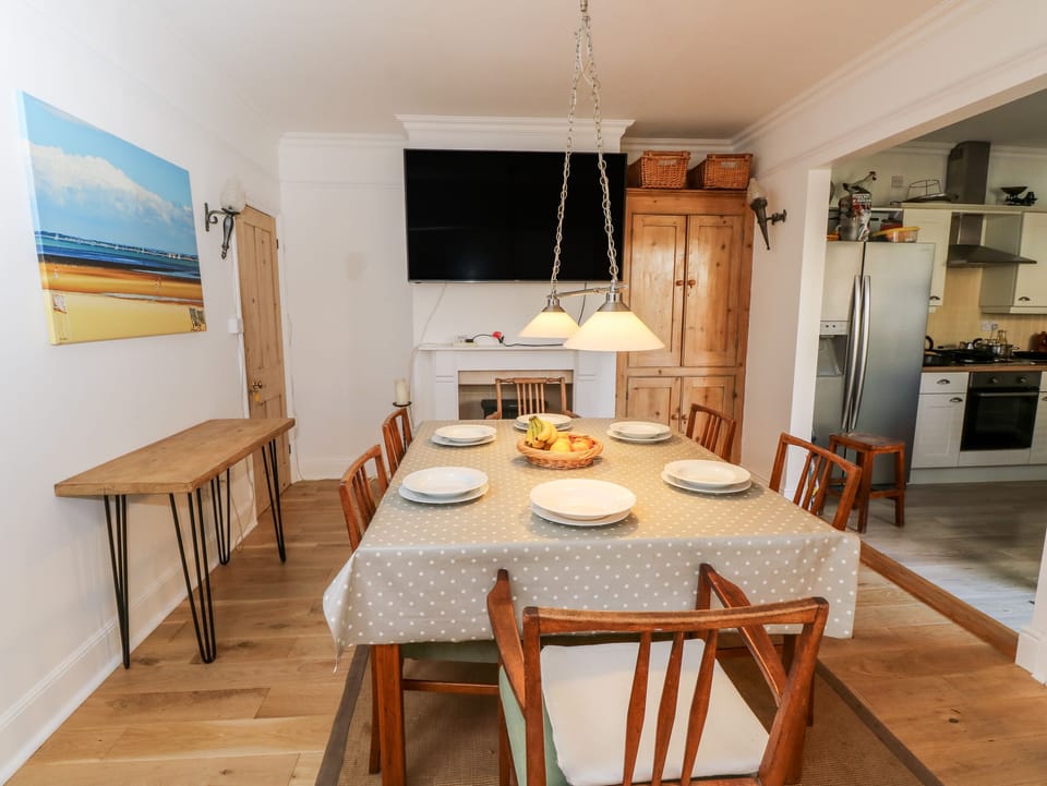 Cottage | Interior