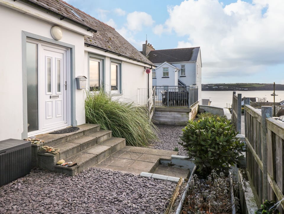 Cottage | Property grounds