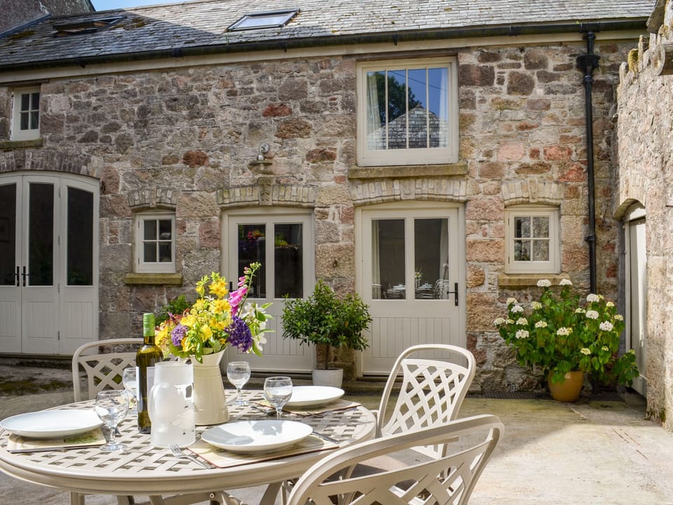 Cottage | Interior