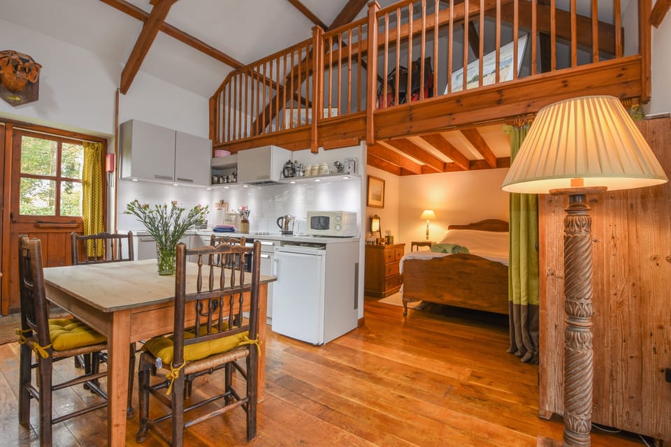Cottage | Private kitchen | Fridge, microwave, stovetop, dishwasher