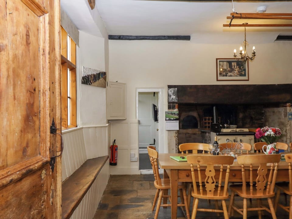 Cottage | Interior