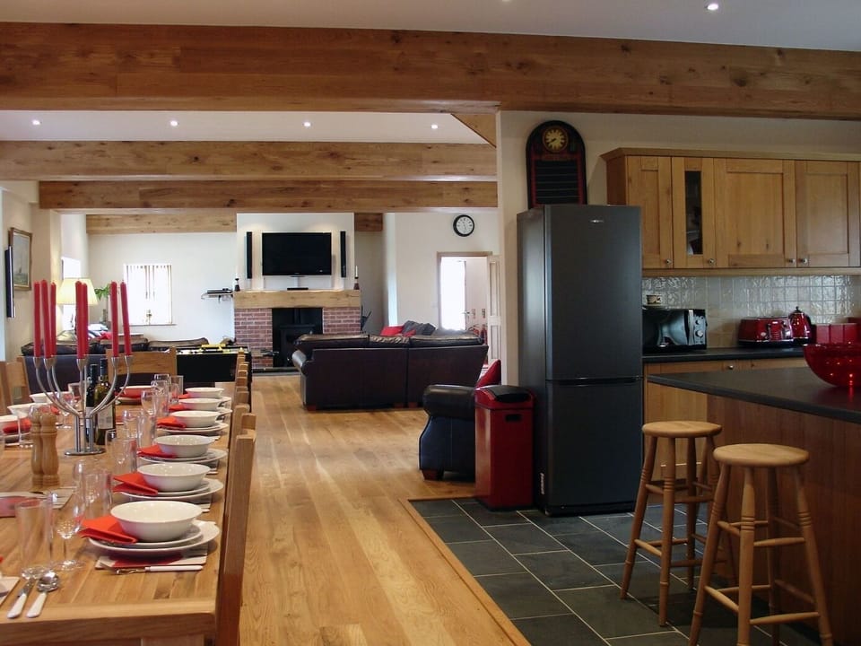 Cottage | Private kitchen | Fridge, microwave, stovetop, dishwasher