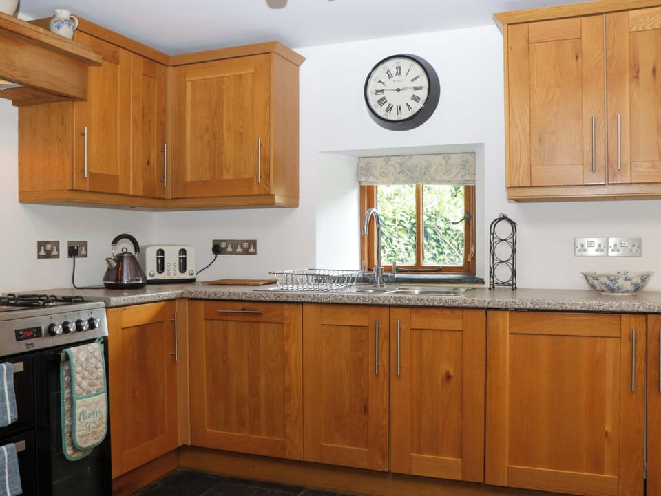 Cottage | Private kitchen | Fridge, microwave, stovetop, dishwasher