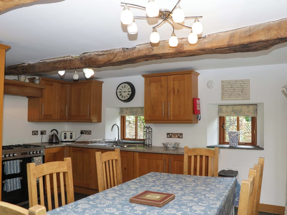 Cottage | Dining
