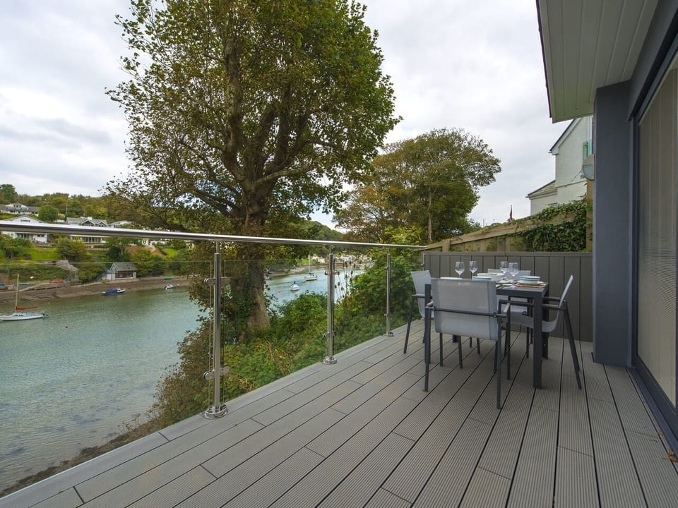 Cottage | Balcony