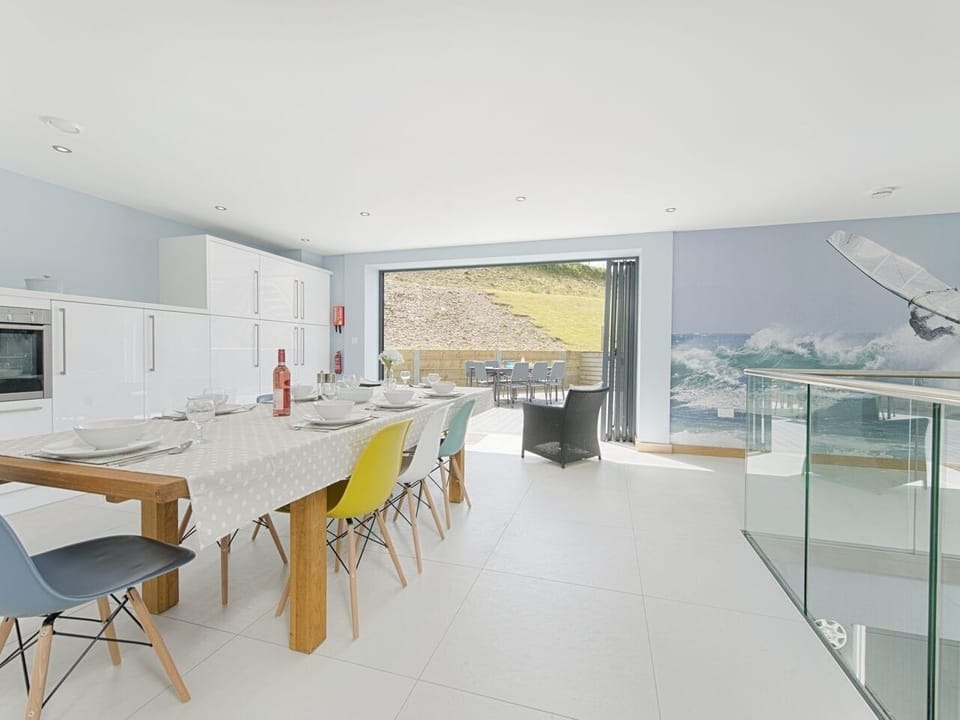 Cottage | Private kitchen | Fridge, microwave, stovetop, dishwasher