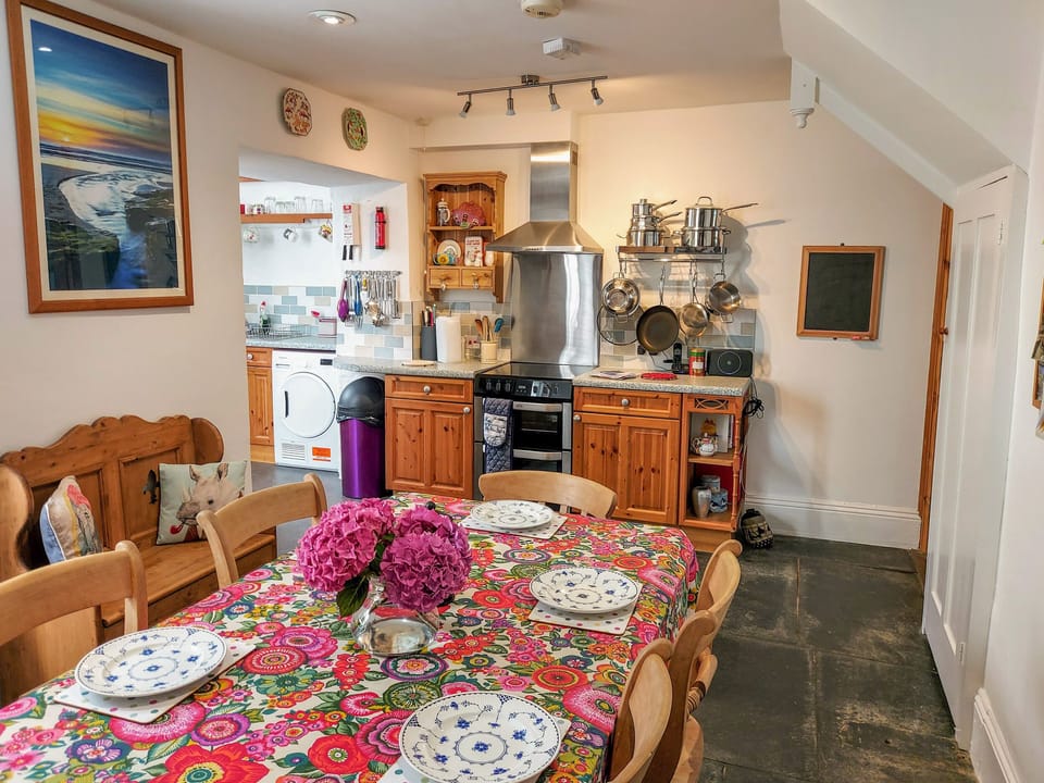 Cottage | Interior