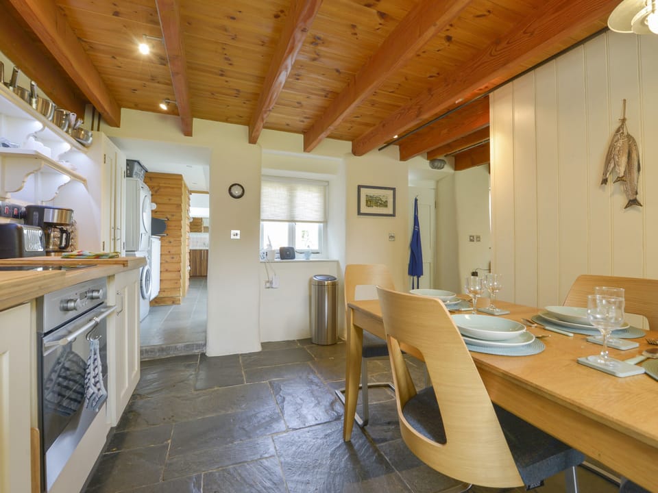 Cottage | Private kitchen | Dishwasher, highchair, cookware/dishes/utensils