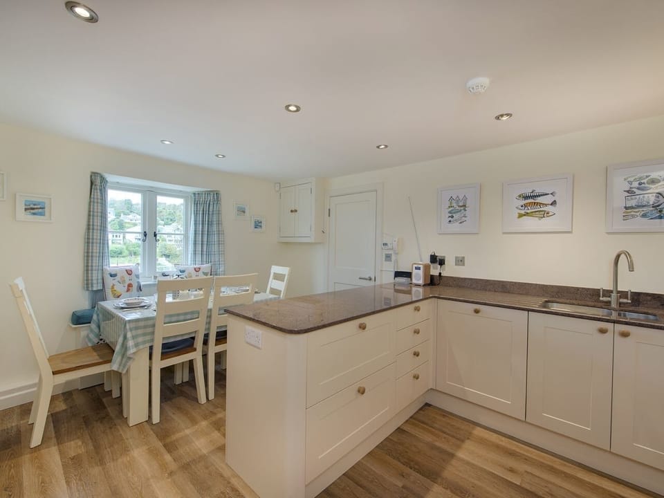 Cottage | Private kitchen | Dishwasher, highchair, cookware/dishes/utensils