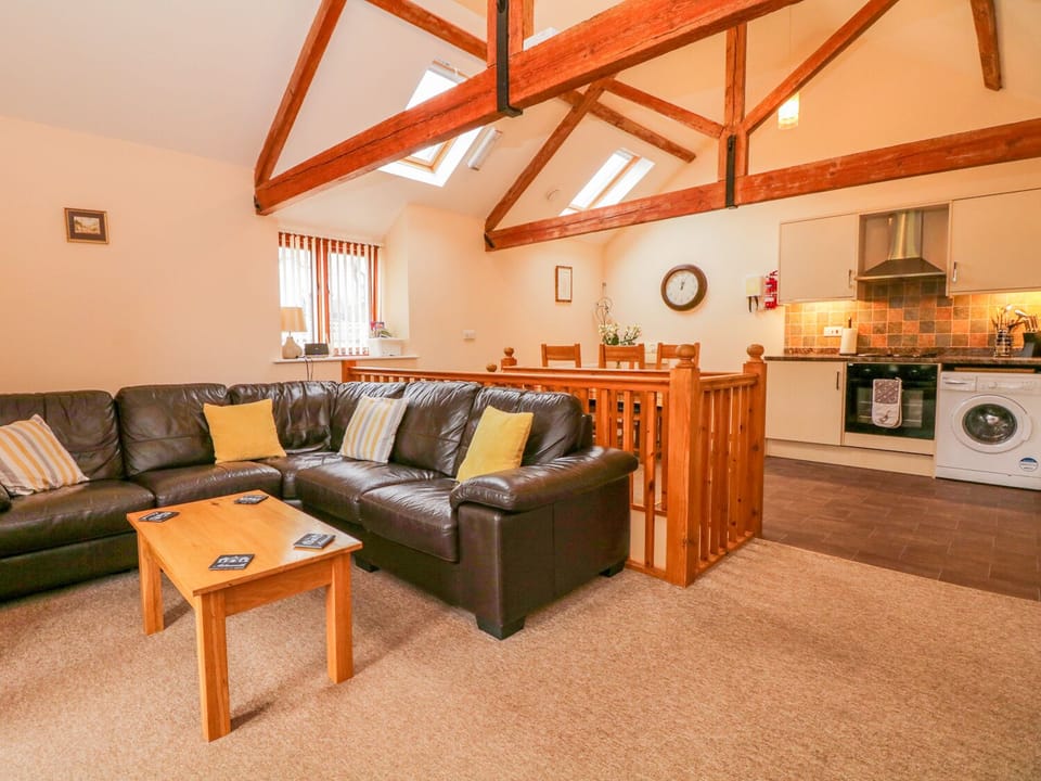 Cottage | Living room | Fireplace, DVD player