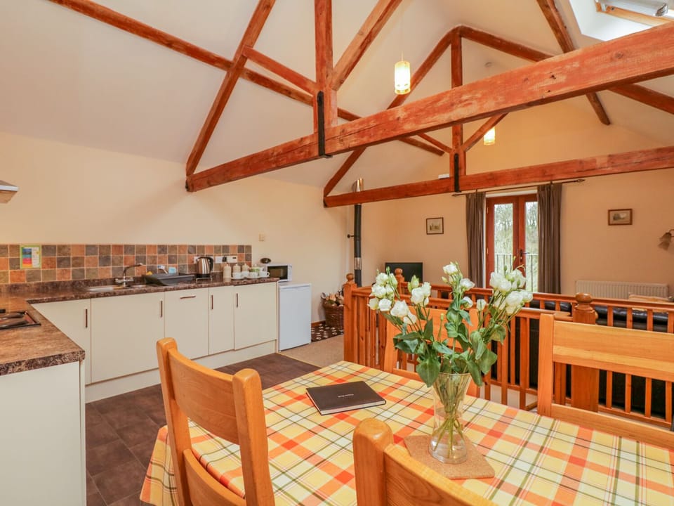 Cottage | Private kitchen | Fridge, microwave, dishwasher, highchair