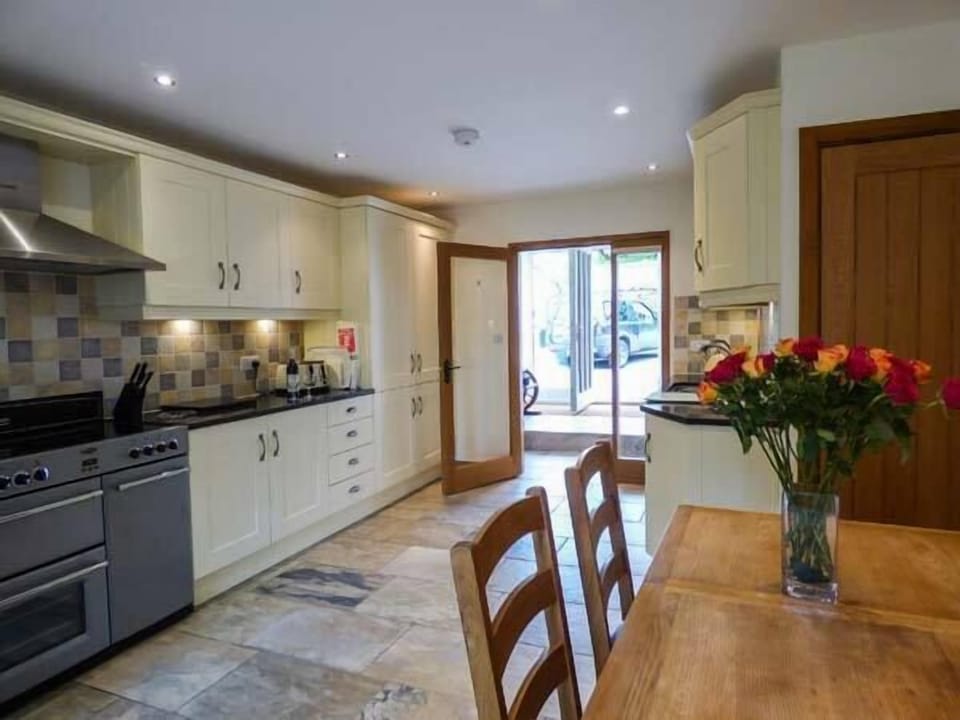 Cottage | Interior