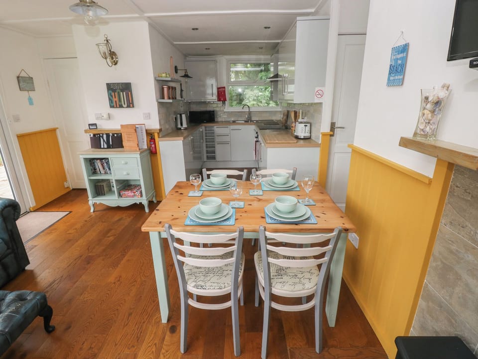 Cottage | Interior