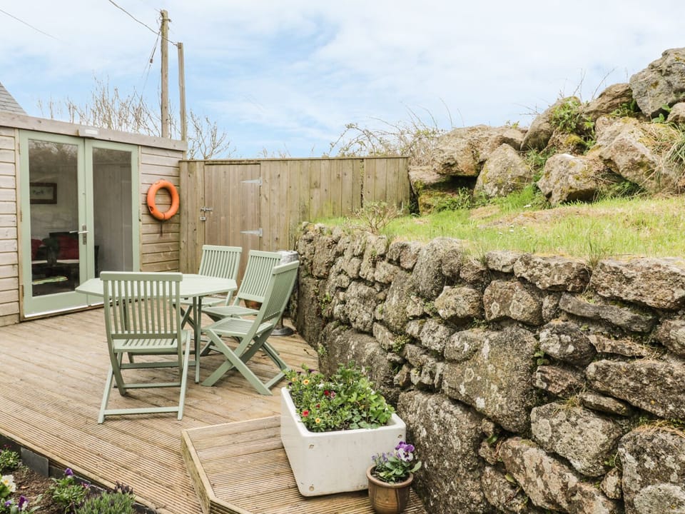 Cottage | Balcony
