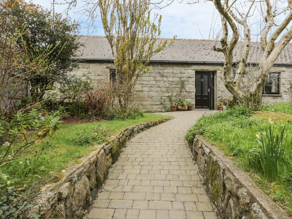 Cottage | Property grounds