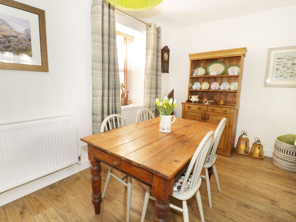 Cottage | Private kitchen | Fridge, microwave, stovetop, dishwasher