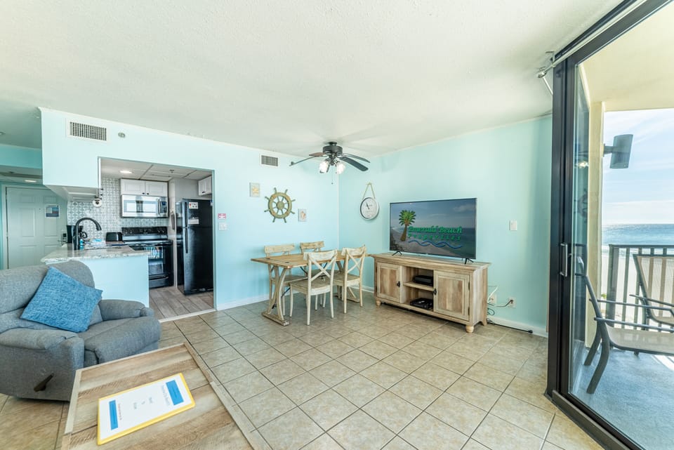 Open floor plan is great for entertaining