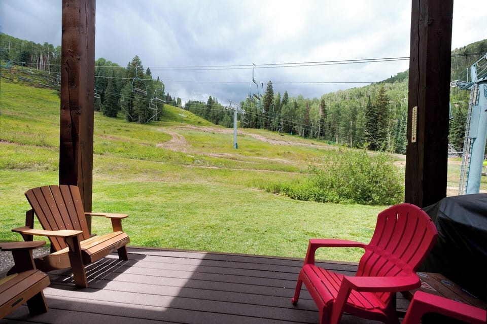 Deck with Outdoor Seating