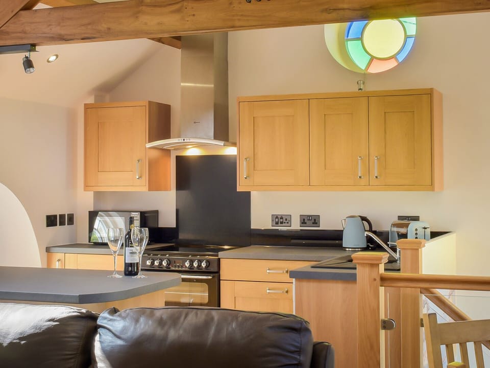 Cottage | Private kitchen | Fridge, stovetop, dishwasher, cookware/dishes/utensils