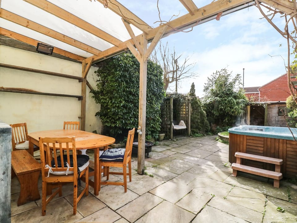 Cottage | Outdoor dining