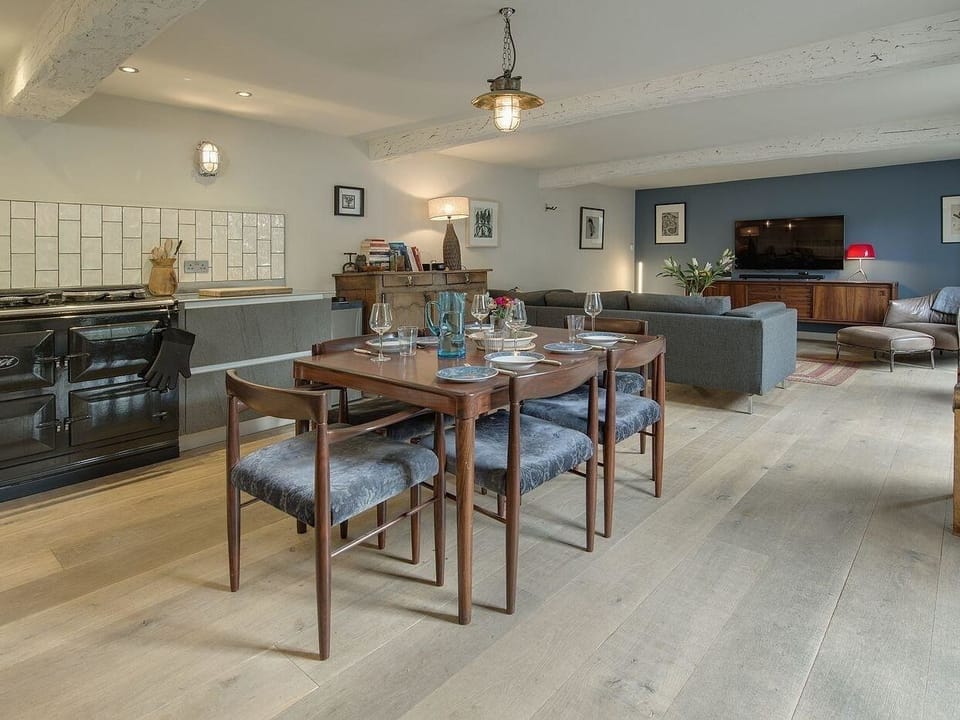 Cottage | Interior