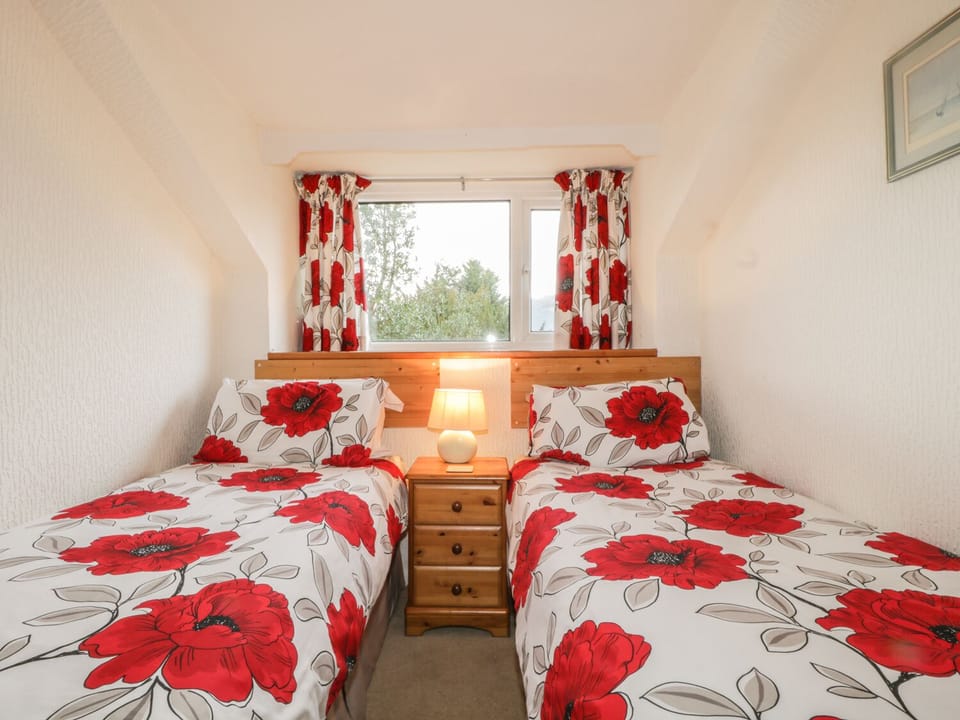 Cottage | 2 bedrooms, individually decorated, individually furnished, free WiFi